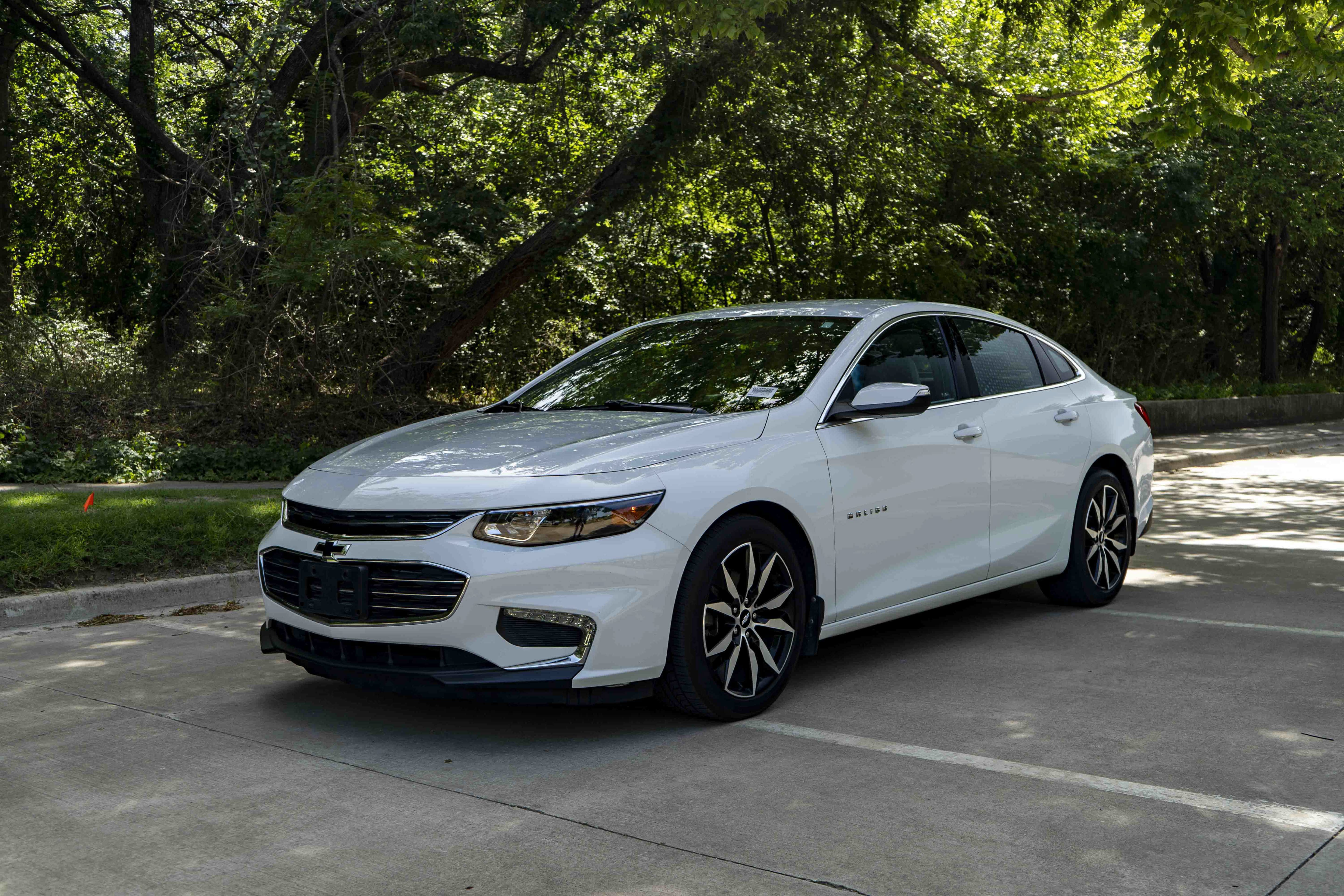 Used 2017 Chevrolet Malibu LT FWD image 5