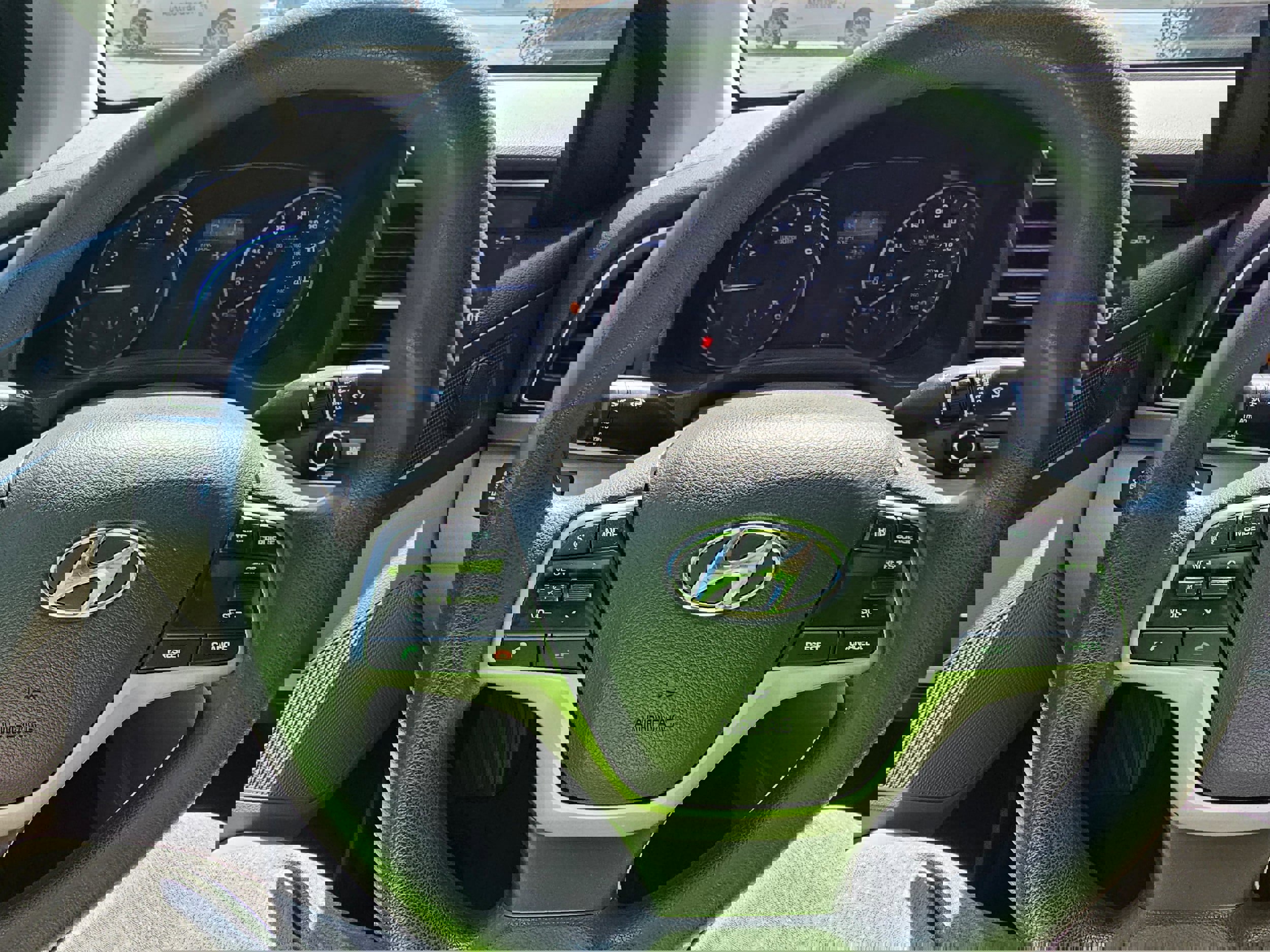 Used 2017 Hyundai Elantra SE image 11