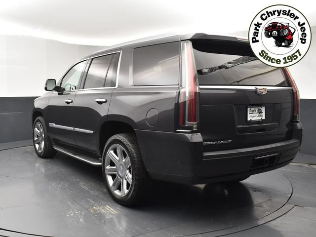 Used 2018 Cadillac Escalade Luxury AWD/4WD image 4
