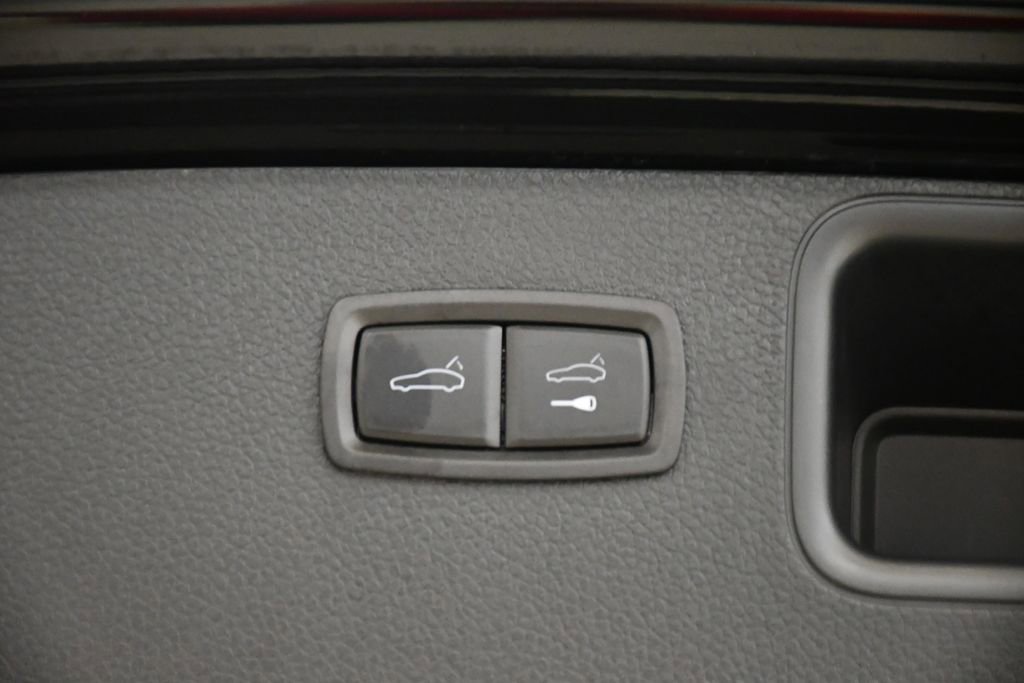 Certified 2023 Porsche Macan Turbo image 58