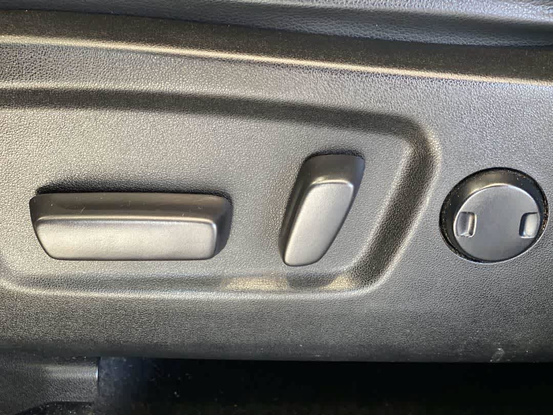 Used 2019 Toyota Highlander XLE AWD/4WD image 15