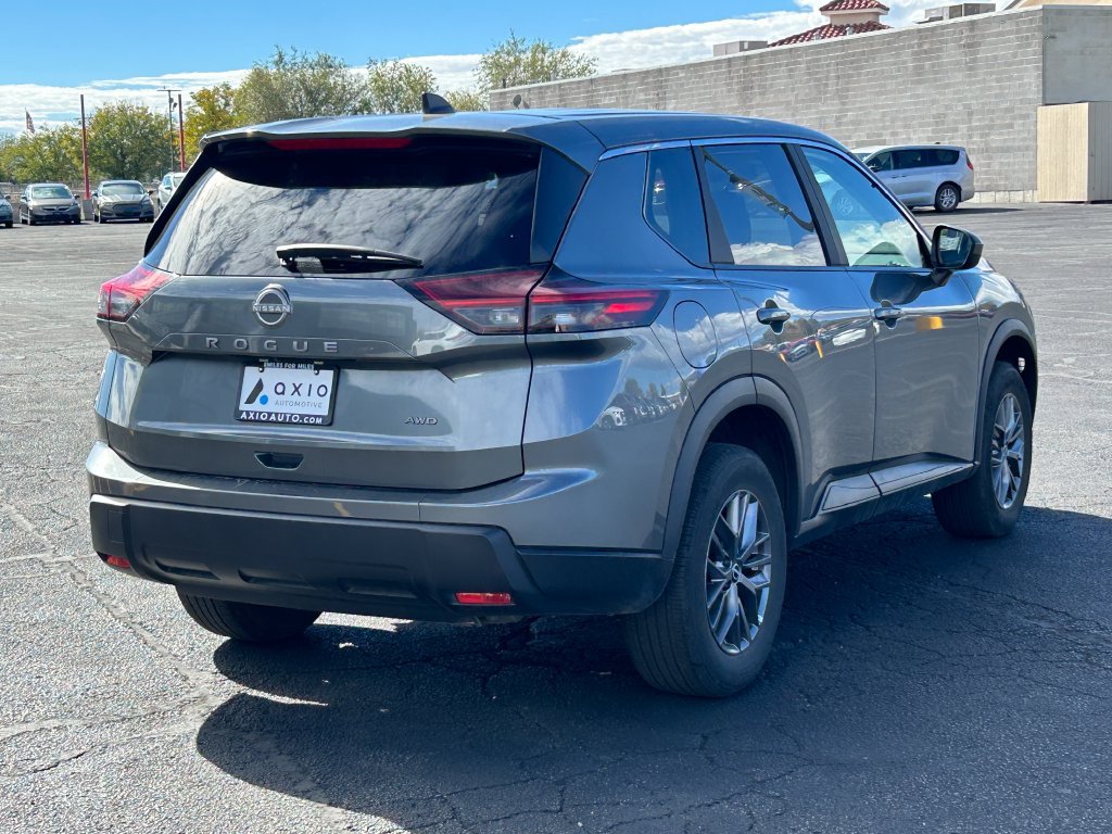 Used 2026 Nissan Rogue SV AWD/4WD image 3