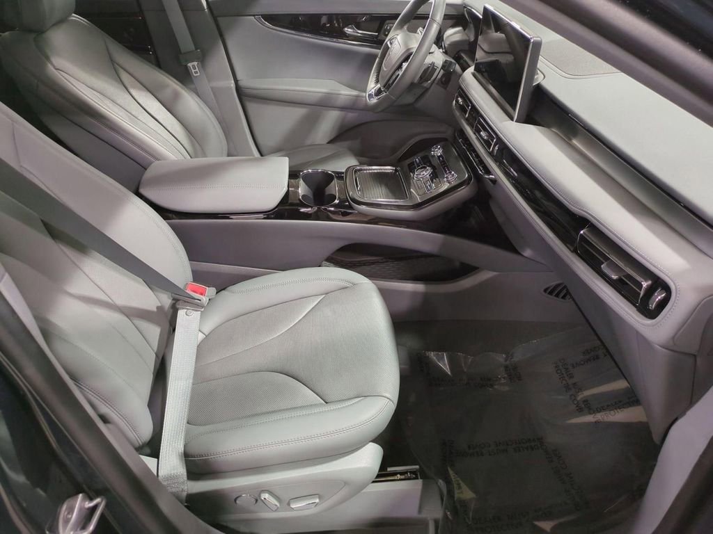 Certified 2021 Lincoln Nautilus Reserve w/ Equipment Group 201A image 32