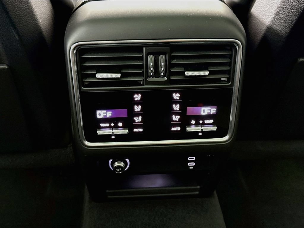 Certified 2023 Porsche Cayenne AWD/4WD image 26