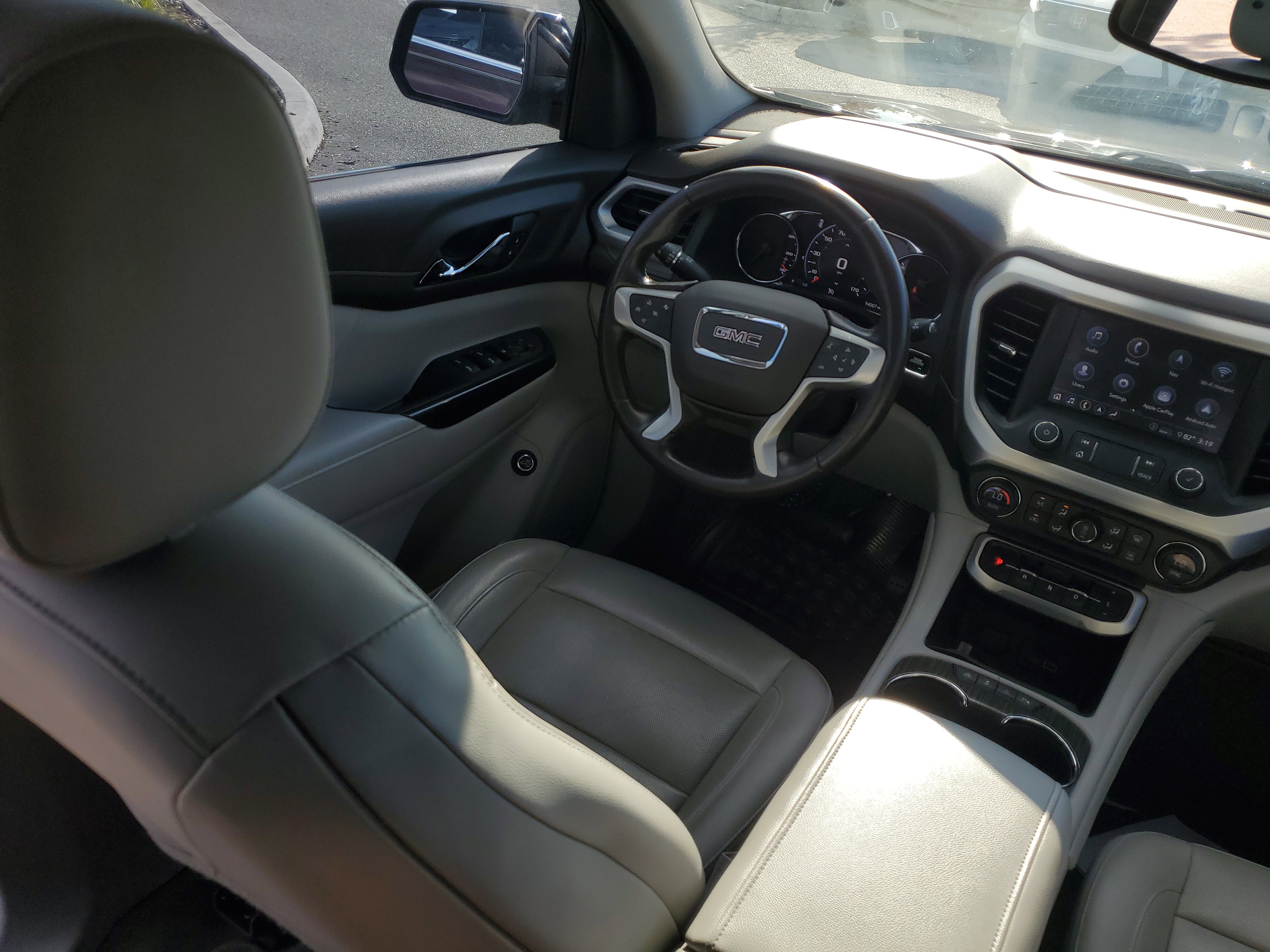 Used 2020 GMC Acadia SLT w/ Driver Alert Package II image 21