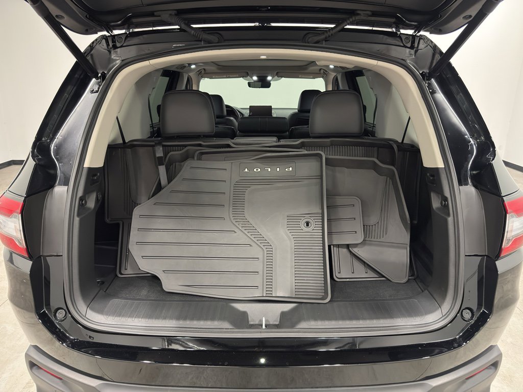 Used 2025 Honda Pilot Elite image 37