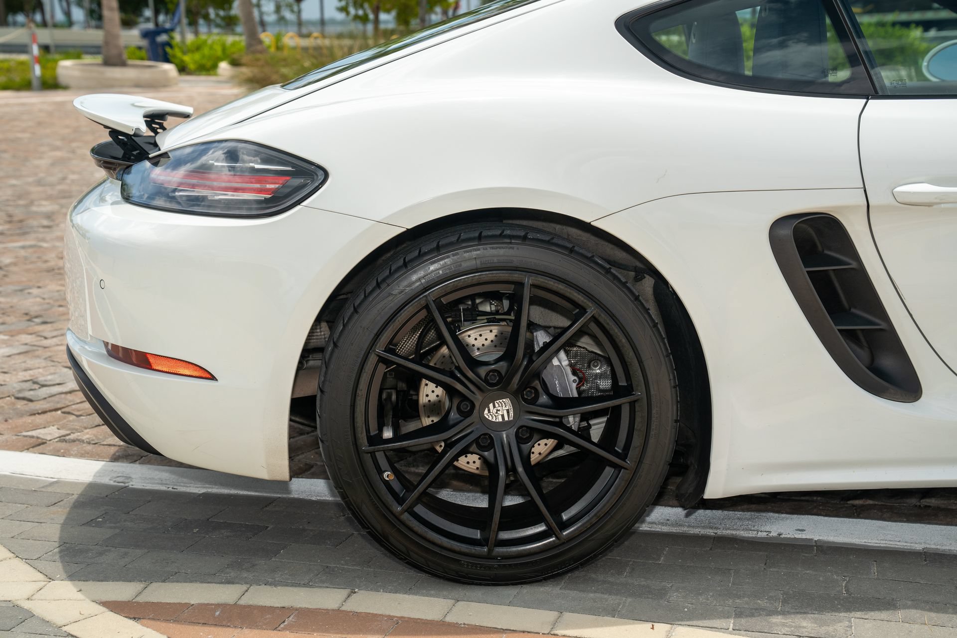 Used 2018 Porsche 718 Cayman RWD image 13