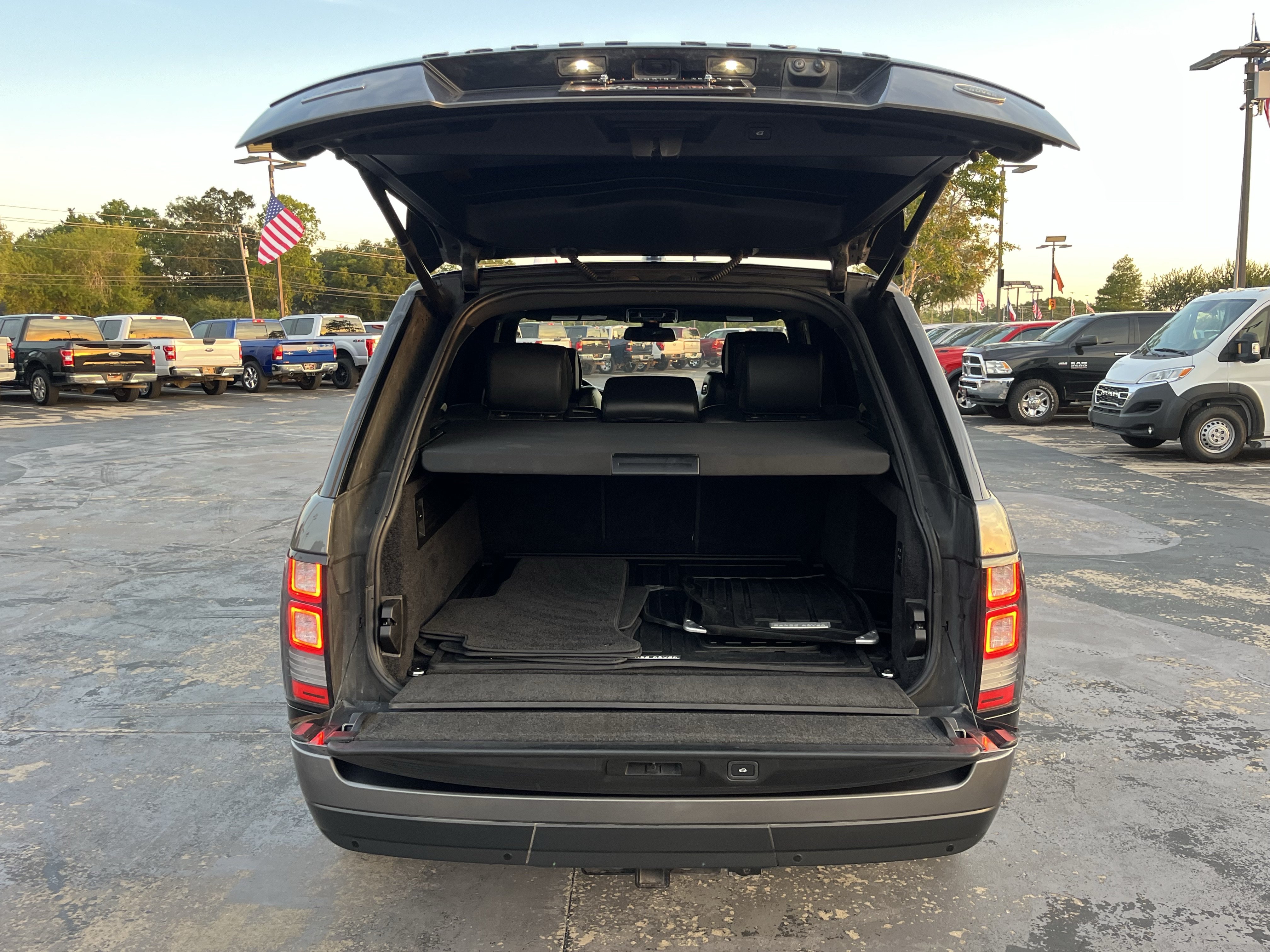 Used 2016 Land Rover Range Rover Supercharged AWD/4WD image 16