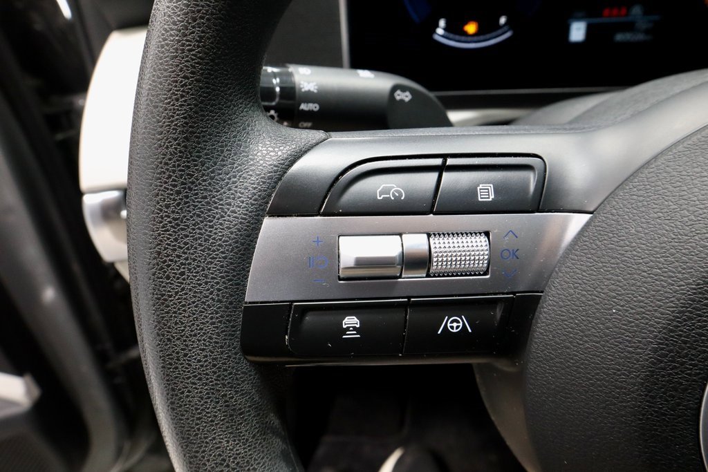 Used 2025 Hyundai Tucson SE image 25