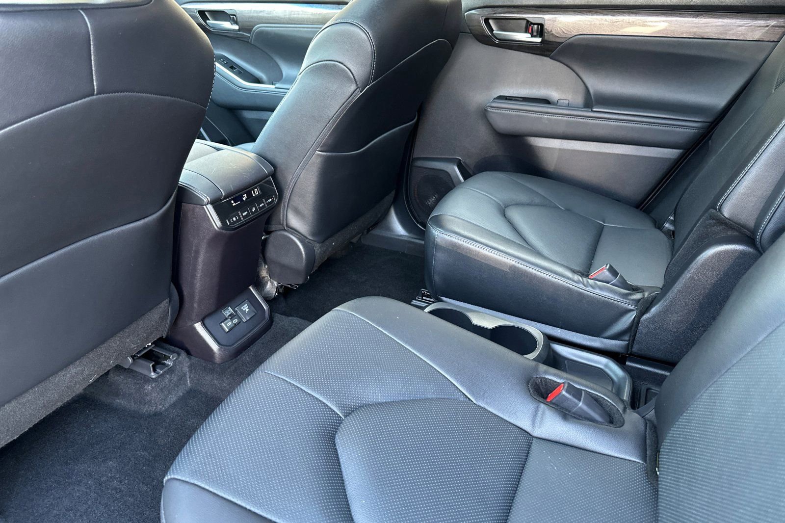 Used 2026 Toyota Highlander Limited image 14