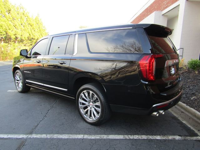 Used 2022 GMC Yukon XL Denali w/ Denali Premium Package image 3