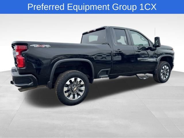 Used 2021 Chevrolet Silverado 2500 Custom w/ Custom Value Package image 3
