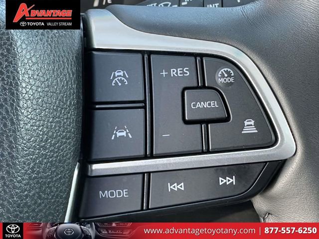 Used 2024 Toyota Grand Highlander XLE AWD/4WD image 28