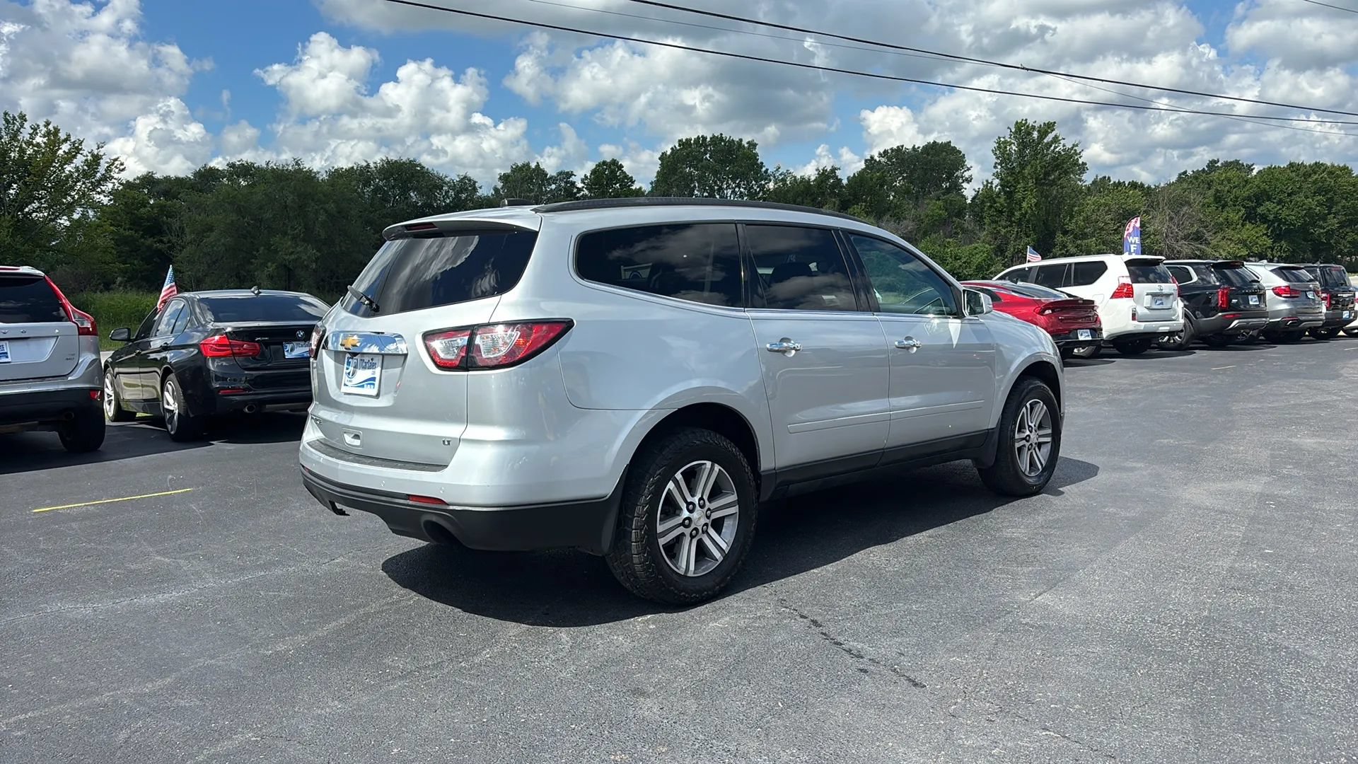 Used 2017 Chevrolet Traverse LT FWD image 19