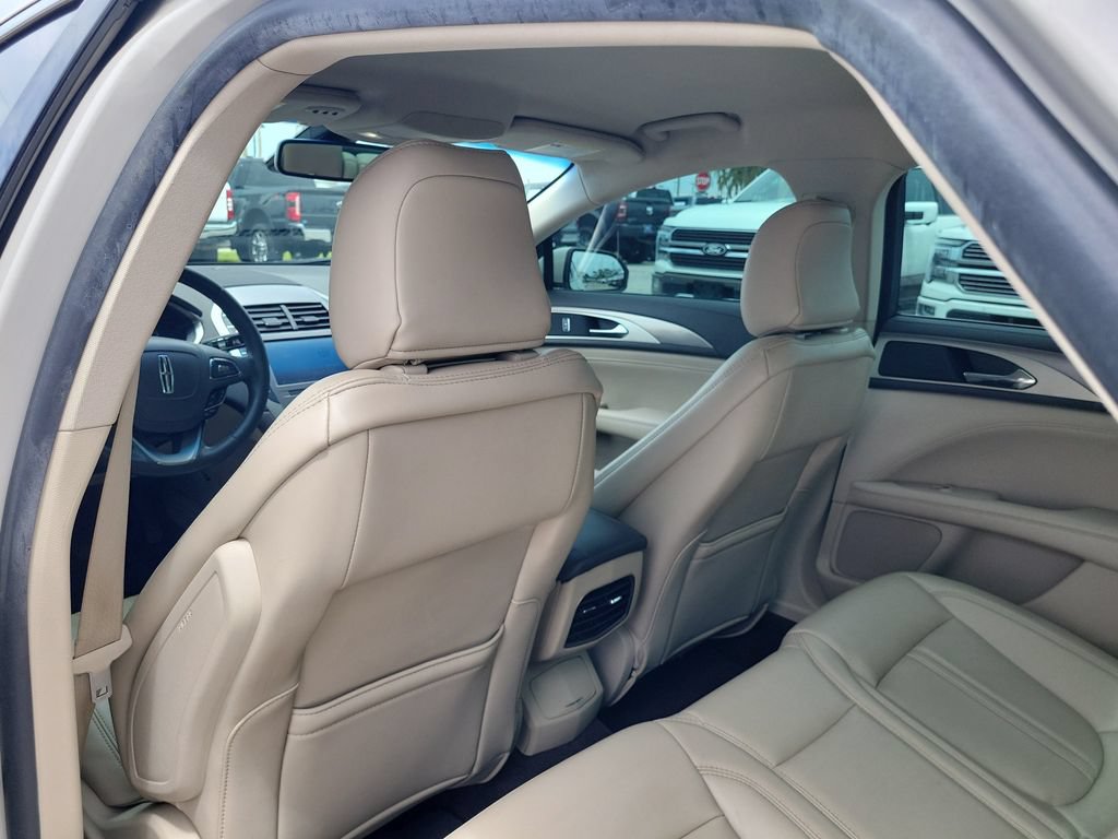 Used 2020 Lincoln MKZ FWD image 11