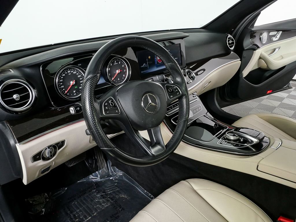 Used 2017 Mercedes-Benz E 300 image 4