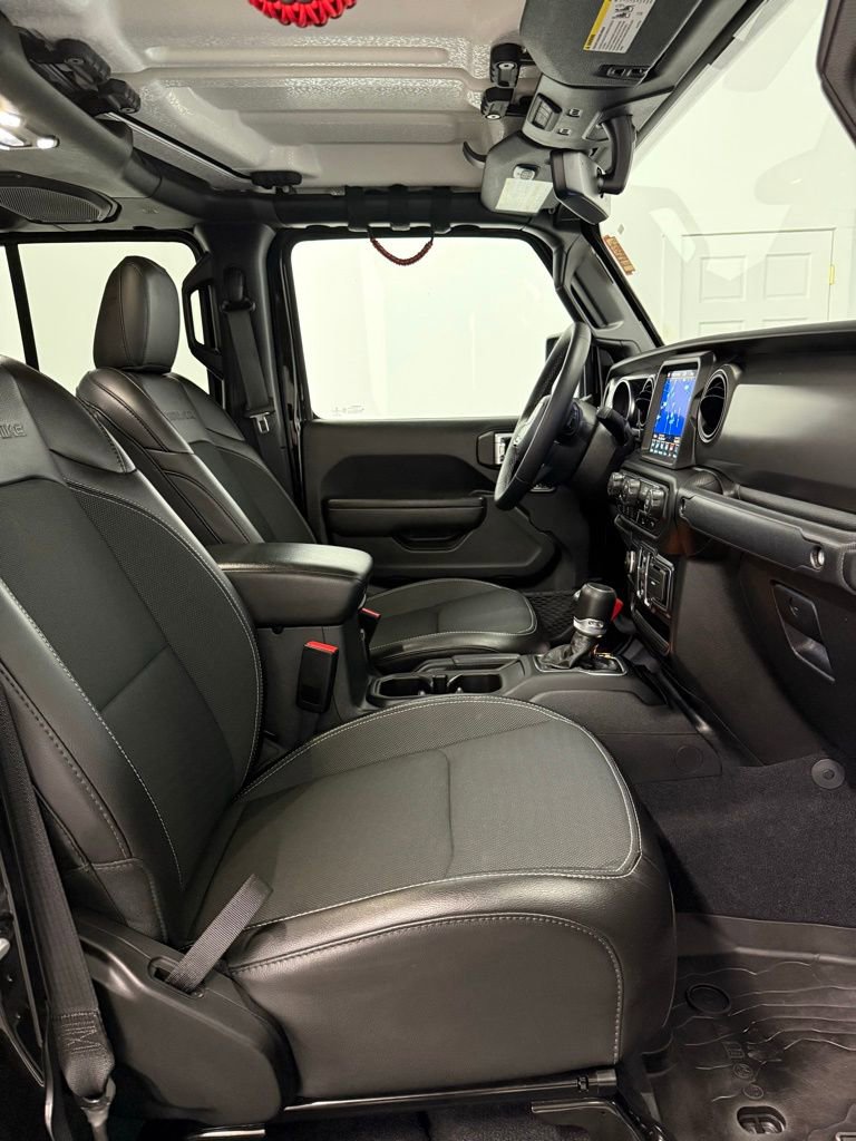 Used 2023 Jeep Gladiator Sport S image 17