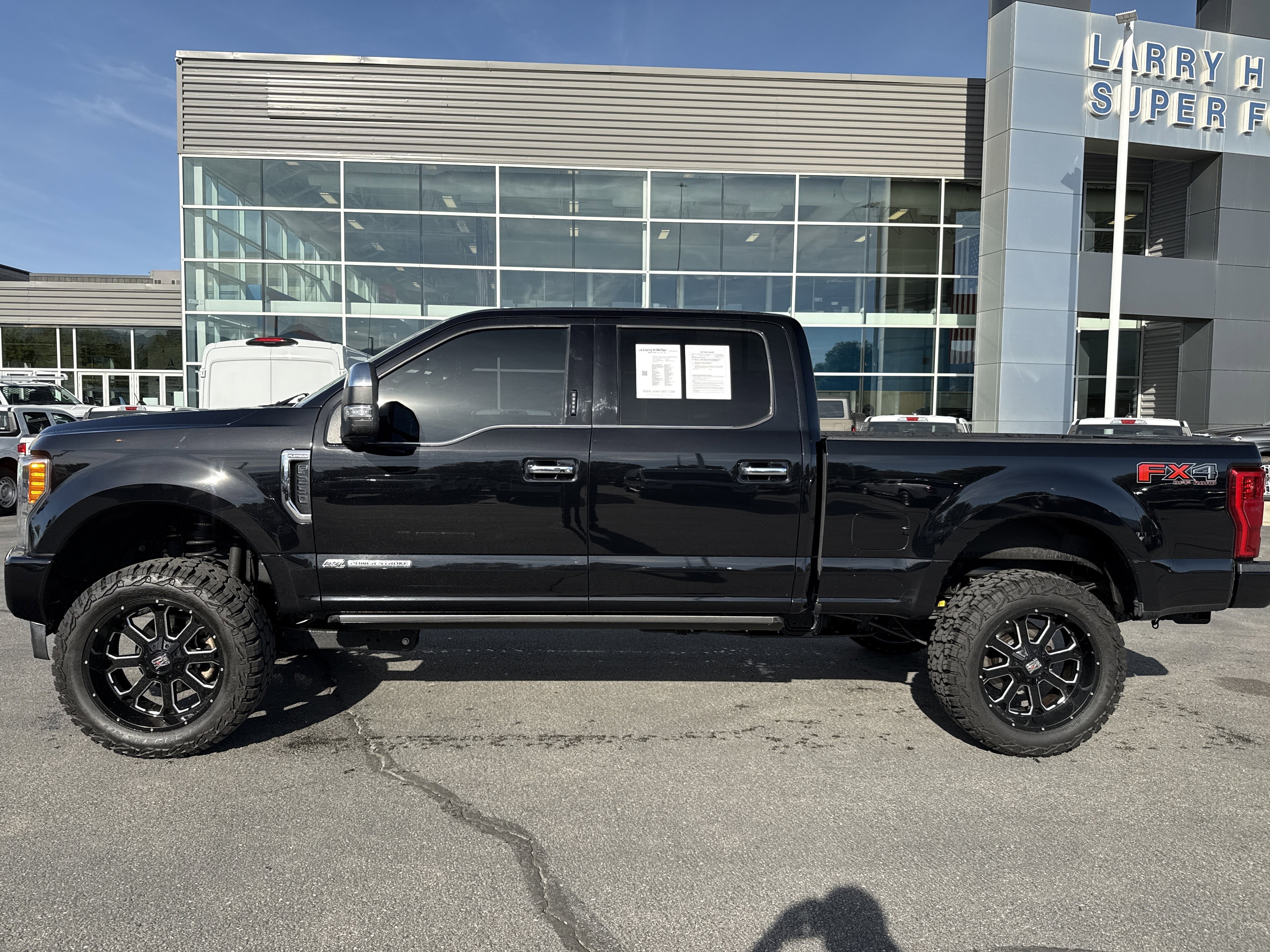 Used 2019 Ford F250 Platinum w/ Platinum Ultimate Package AWD/4WD image 2