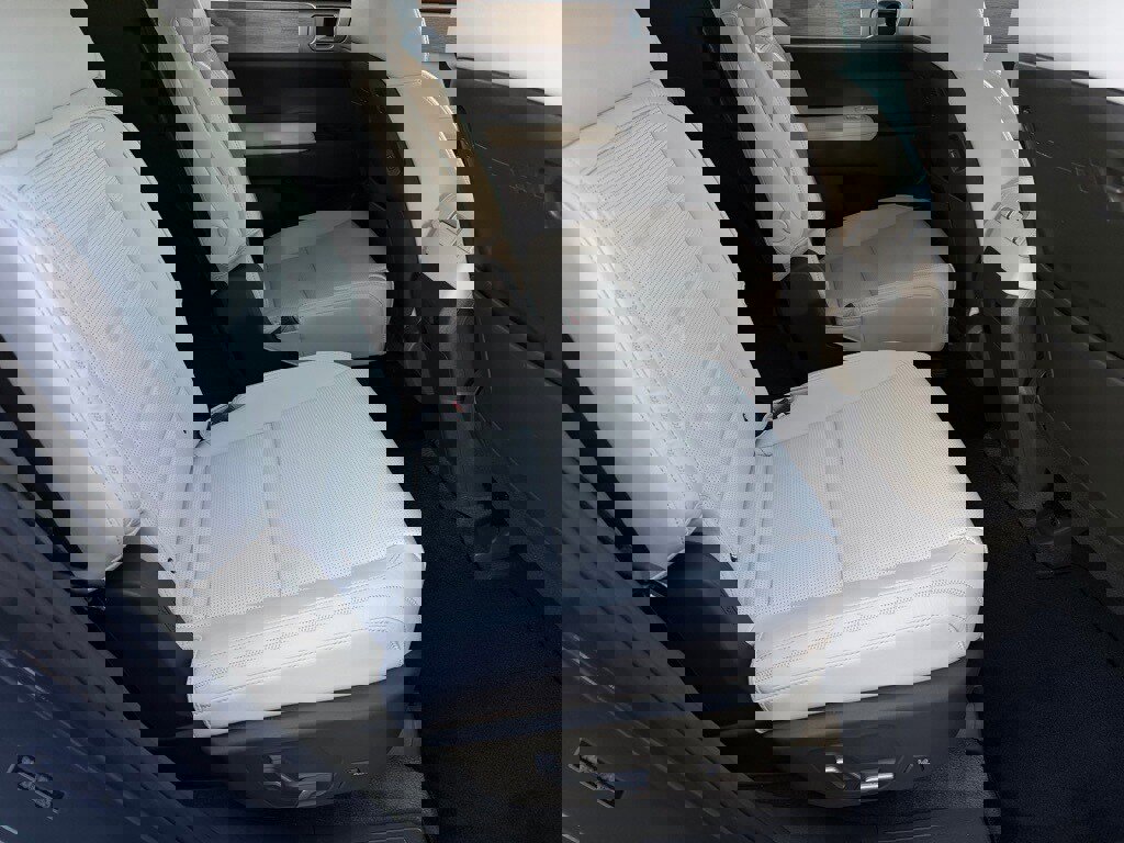 Used 2025 Hyundai Santa Fe Calligraphy image 27