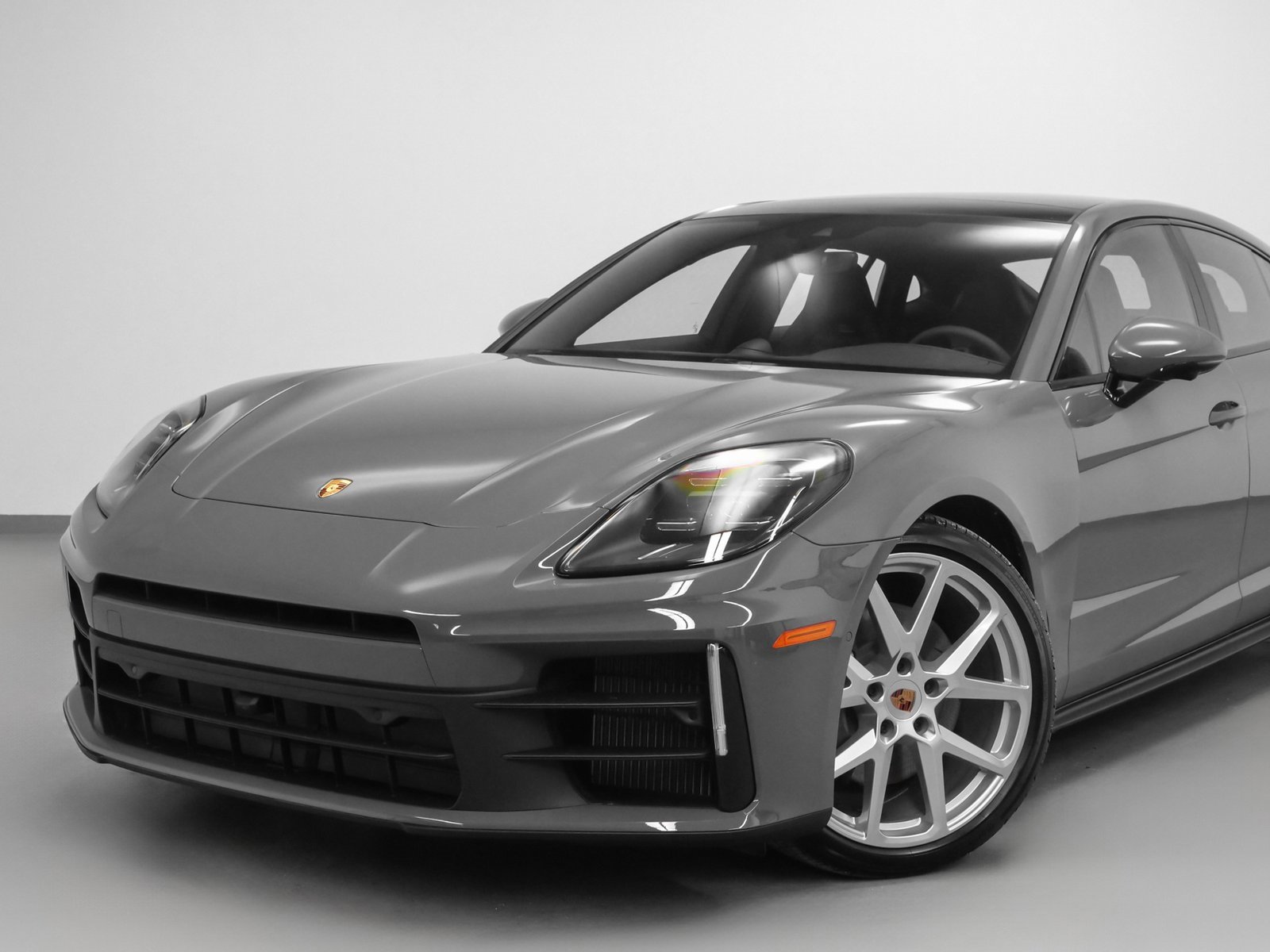Certified 2025 Porsche Panamera 4 image 7