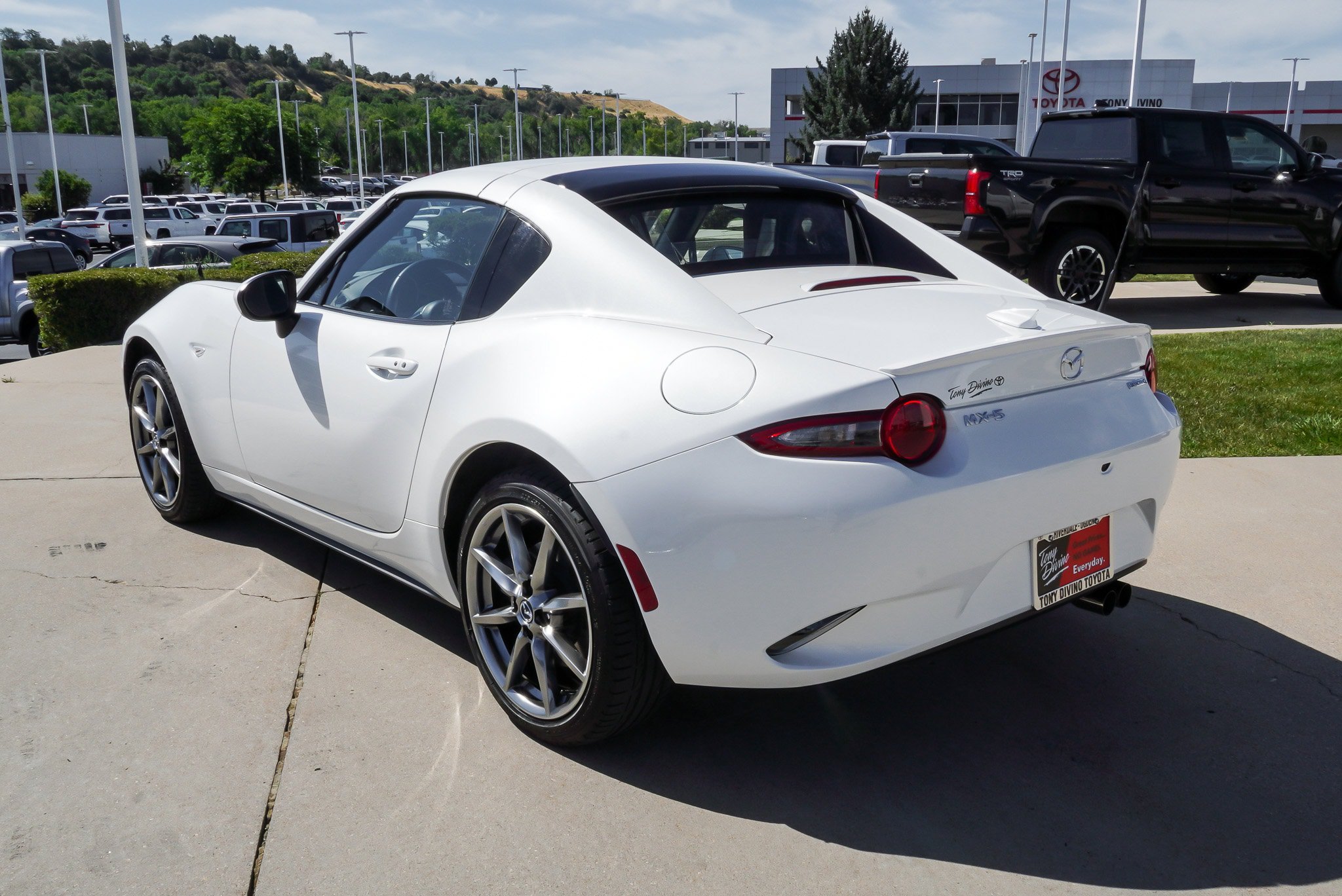 Used 2022 MAZDA MX-5 Miata RF Grand Touring w/ Weather Package RWD image 9