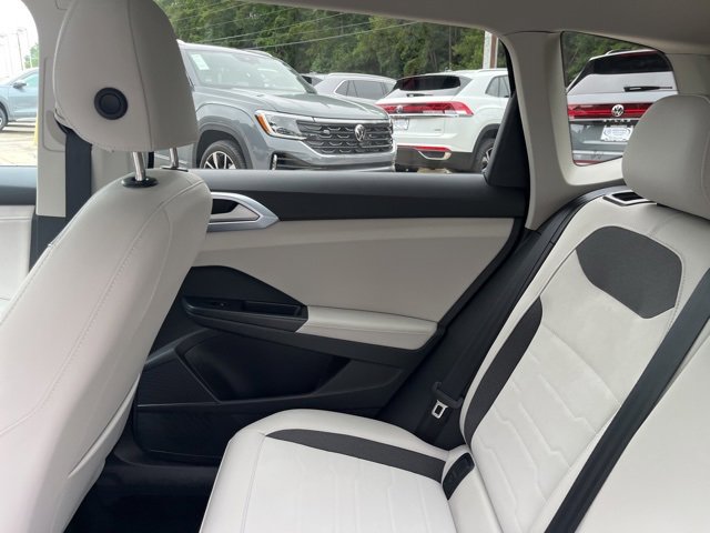 New 2025 Volkswagen Taos SE image 15