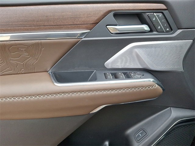 New 2026 GMC Acadia Denali Ultimate w/ LPO, Floor Liner Package image 9