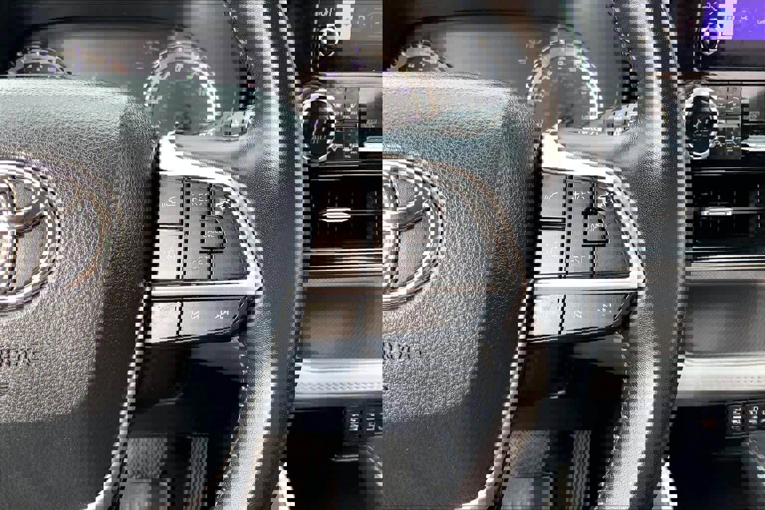 Used 2023 Toyota Highlander LE image 23