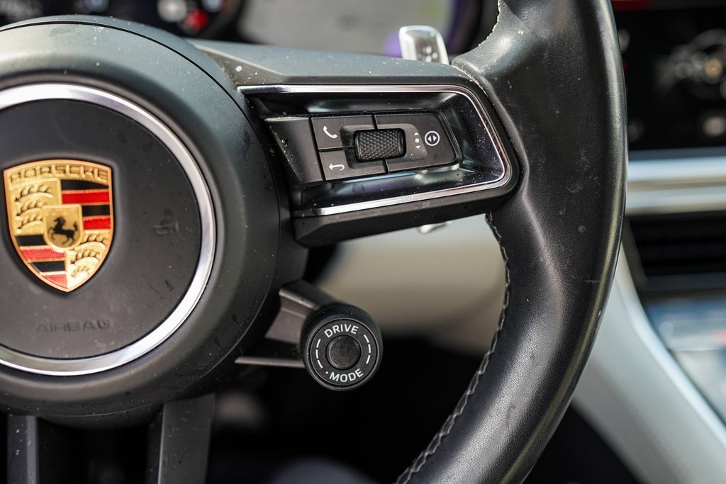 Used 2022 Porsche Panamera 4S w/ Premium Package image 29