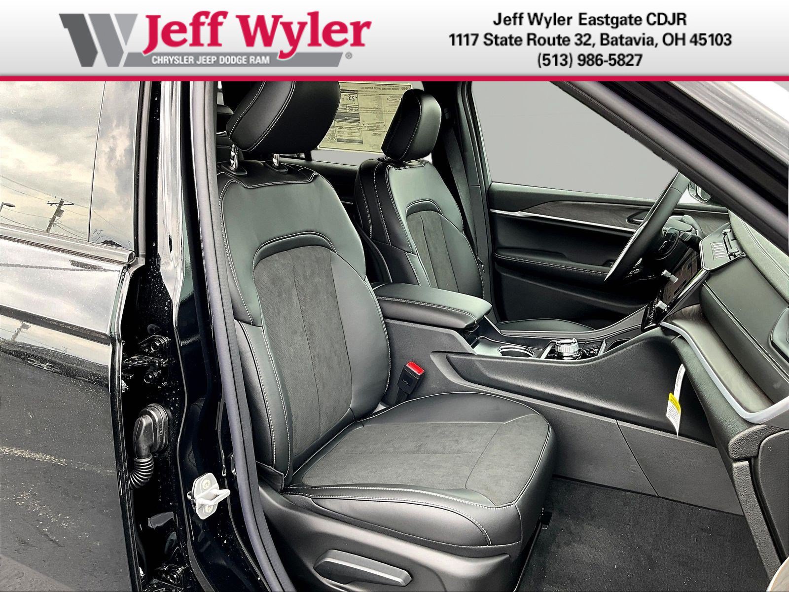 New 2026 Jeep Grand Cherokee Altitude AWD/4WD image 19