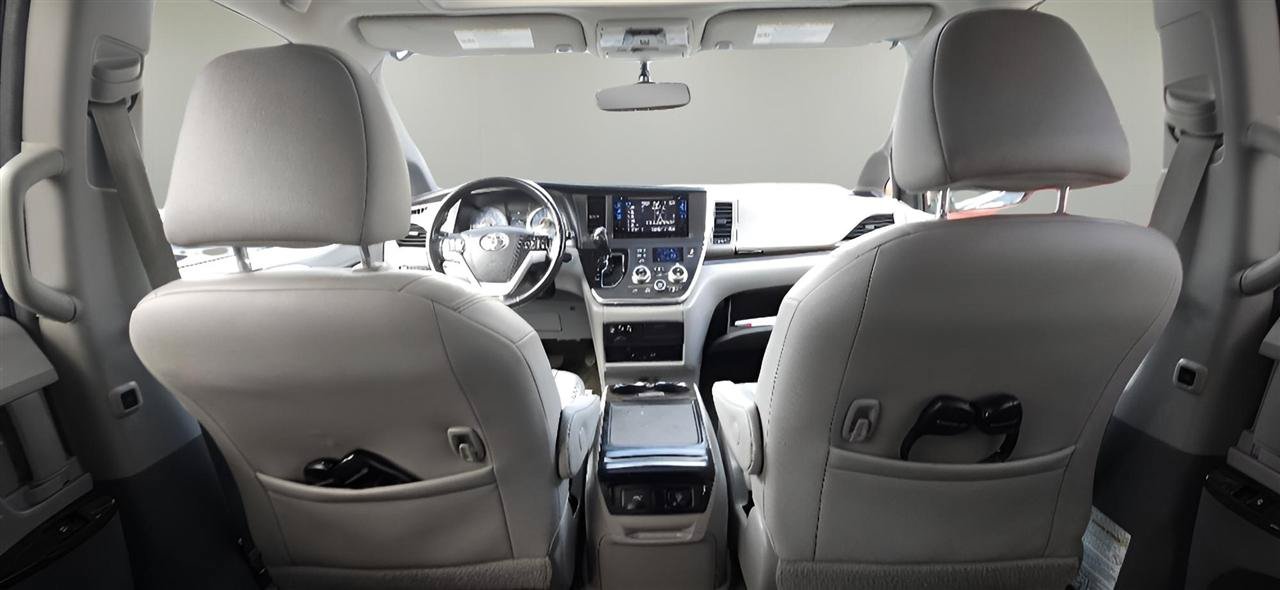 Used 2017 Toyota Sienna XLE Premium w/ Outdoor Package AWD/4WD image 24
