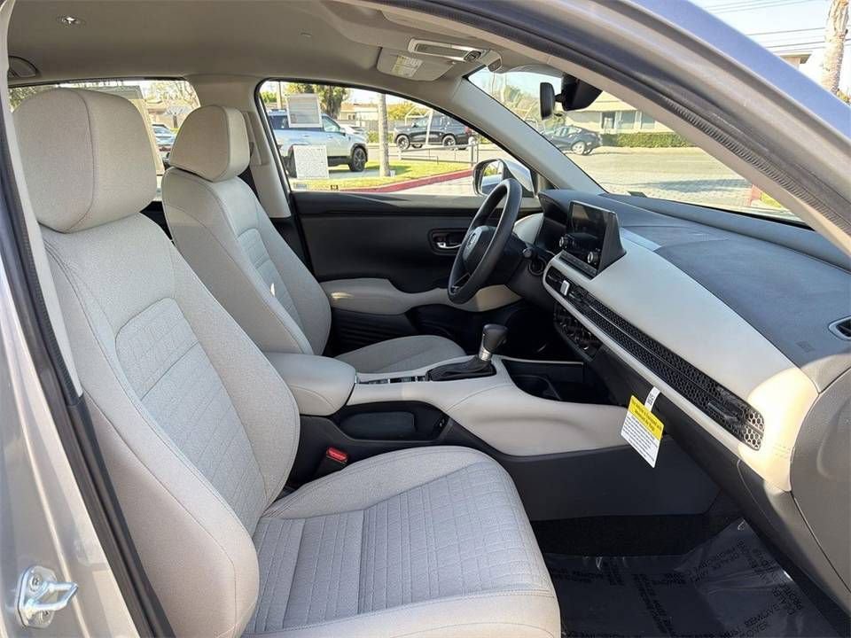 Used 2025 Honda HR-V LX image 10