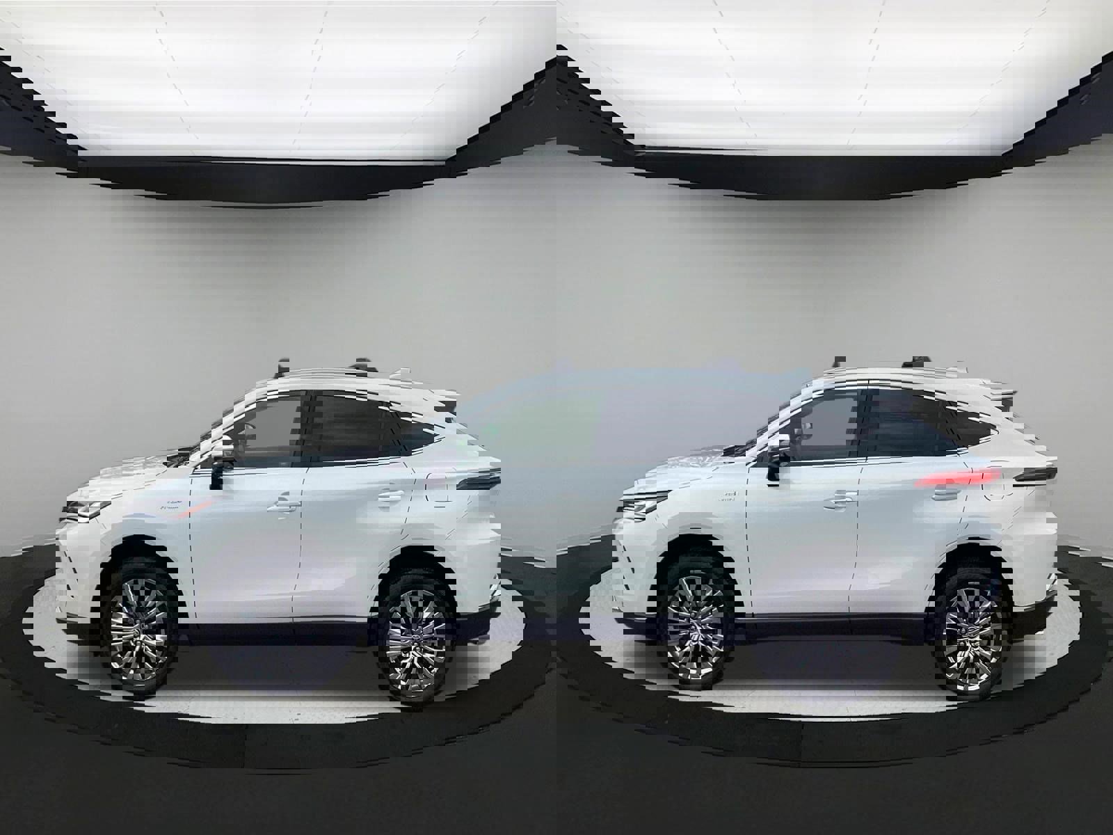 Used 2021 Toyota Venza Limited w/ Advanced Technology Package image 5