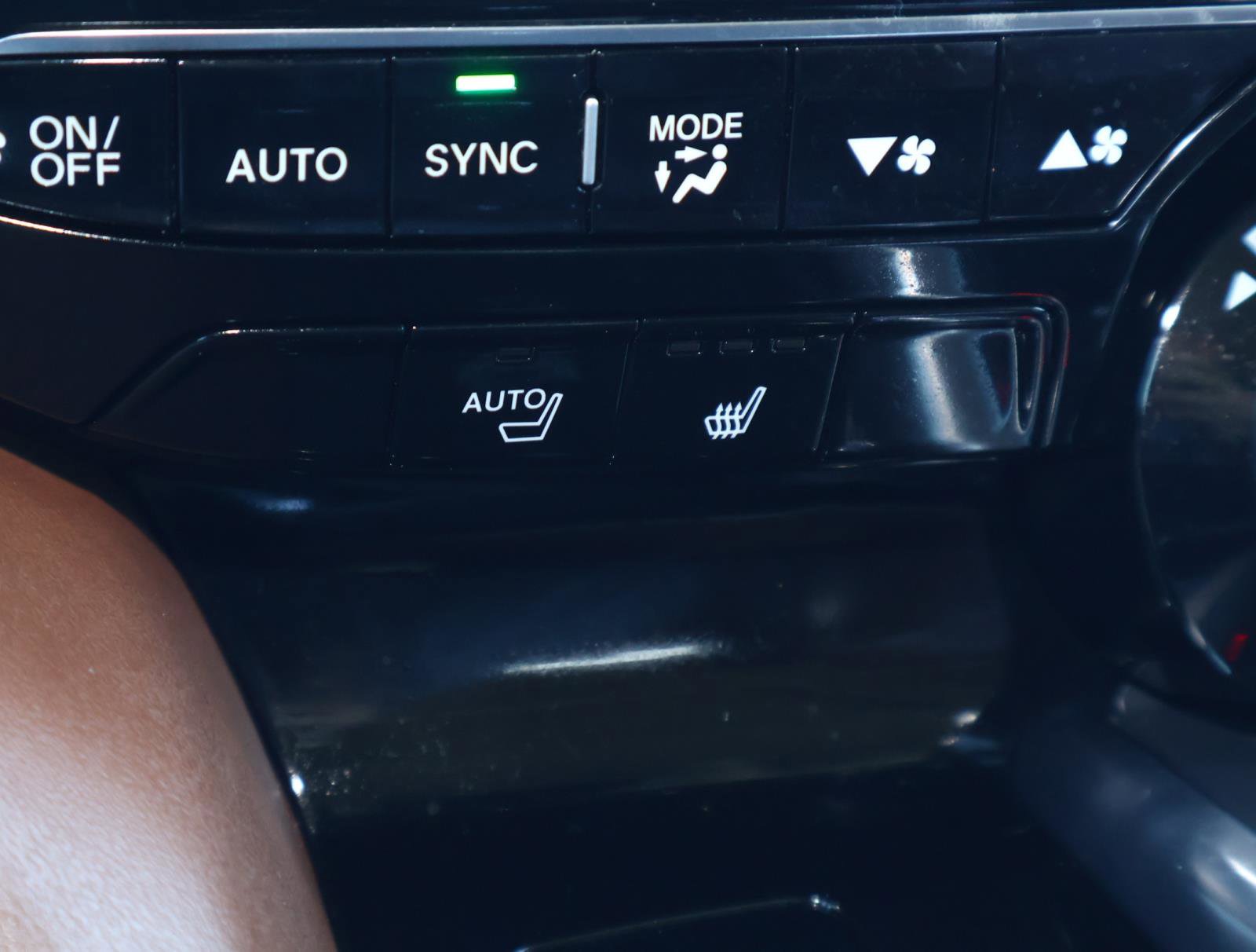 Used 2024 Acura MDX SH-AWD w/ Technology Package image 32