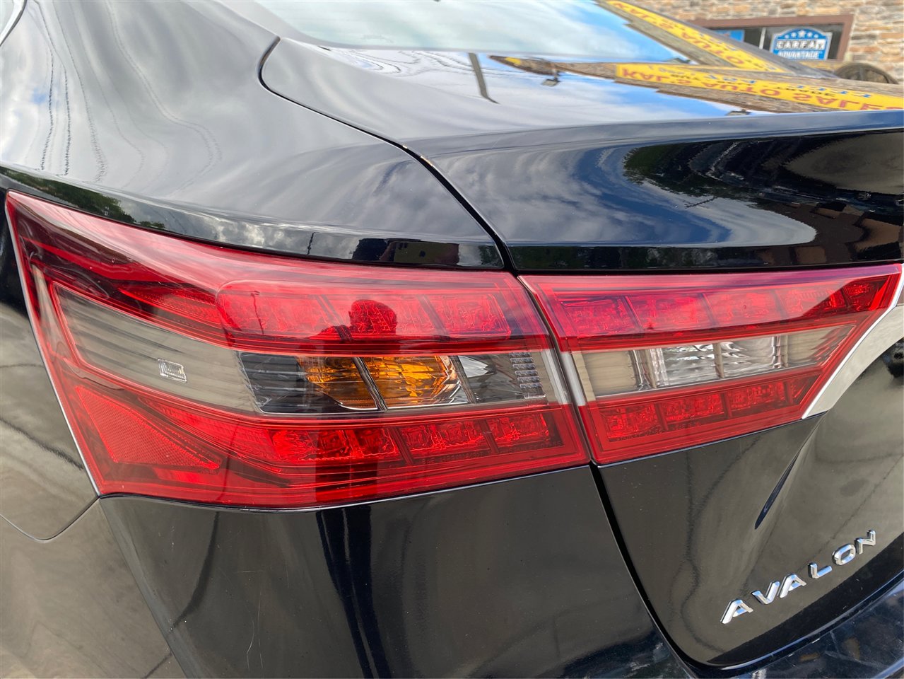 Used 2016 Toyota Avalon Limited image 19