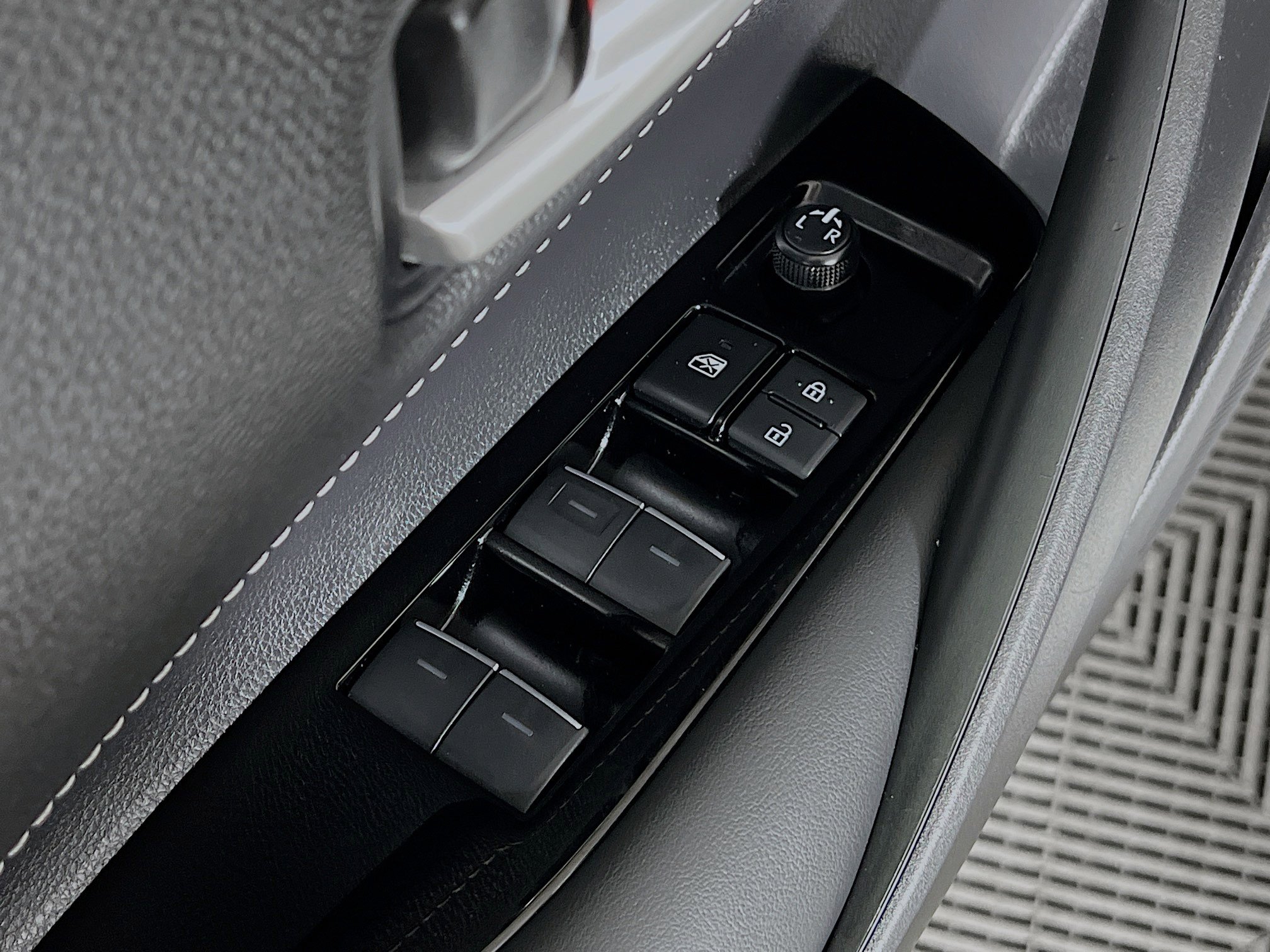 Certified 2025 Toyota Corolla SE image 18