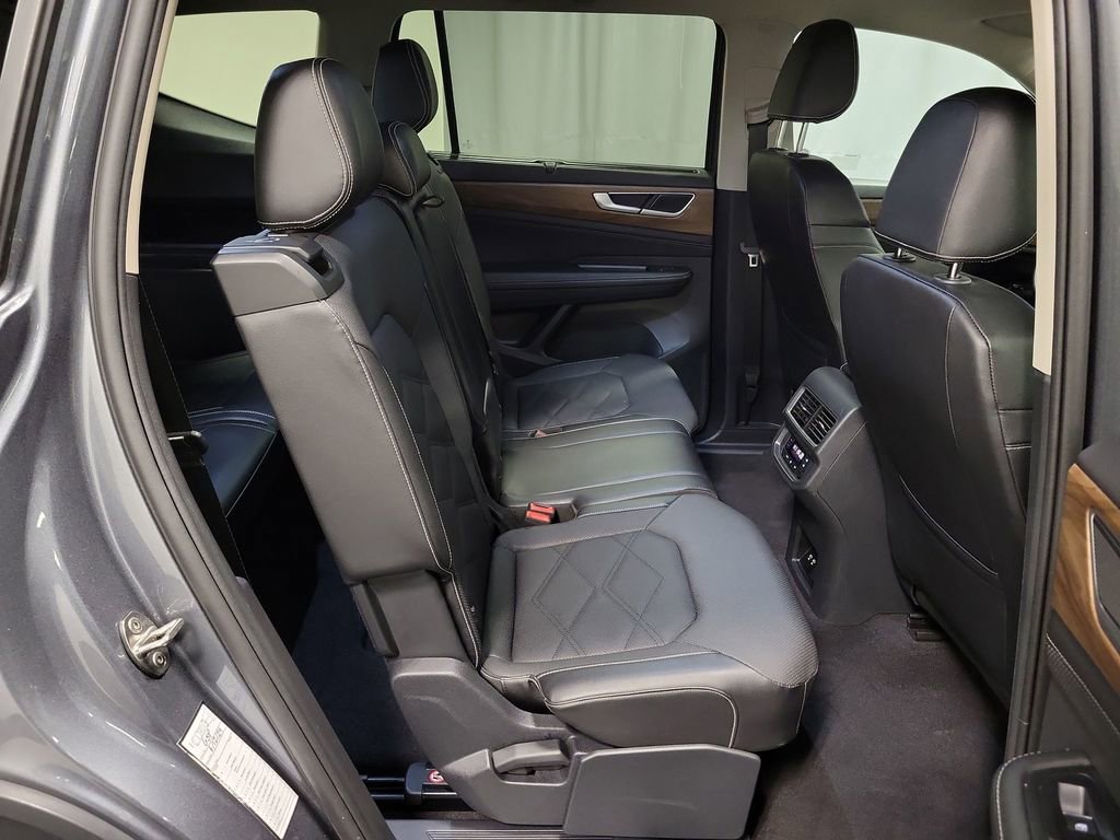 Used 2024 Volkswagen Atlas SE image 25
