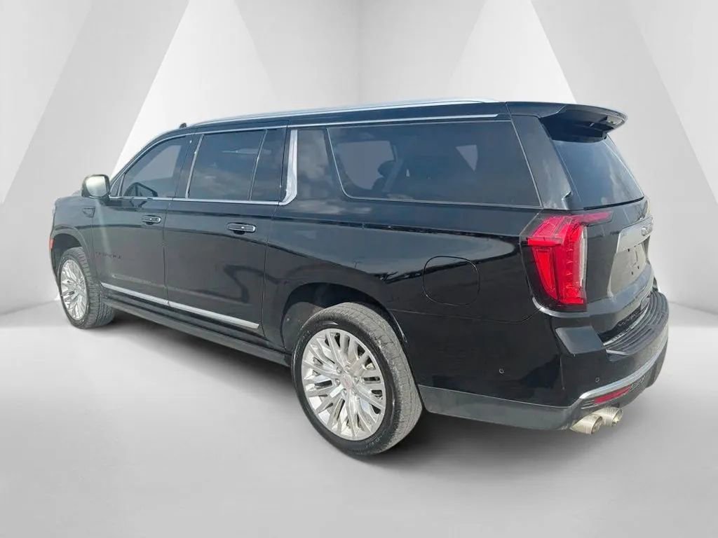 Used 2023 GMC Yukon XL Denali w/ Denali Reserve Package AWD/4WD image 5