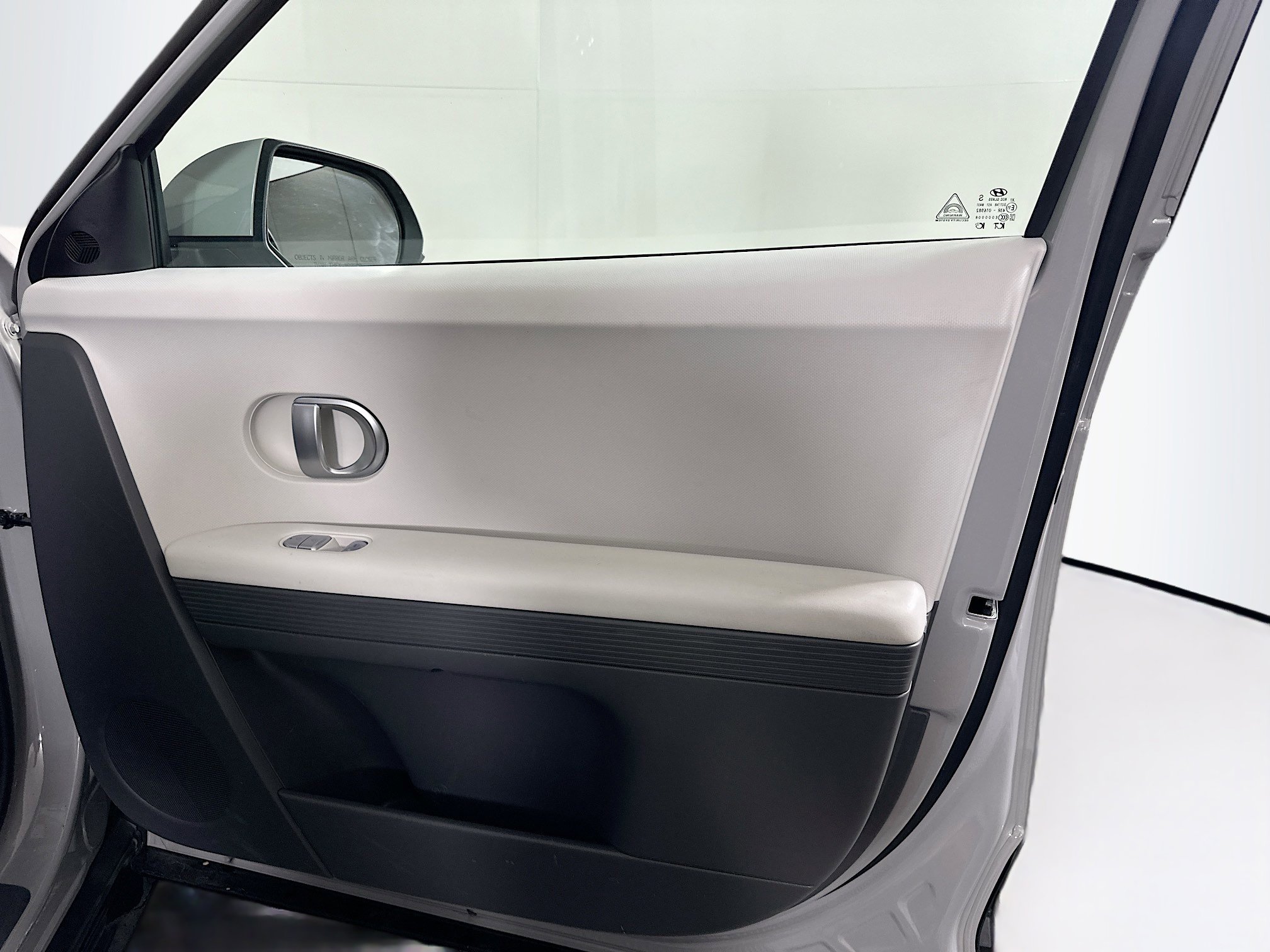 Used 2024 Hyundai Ioniq 5 SE image 31