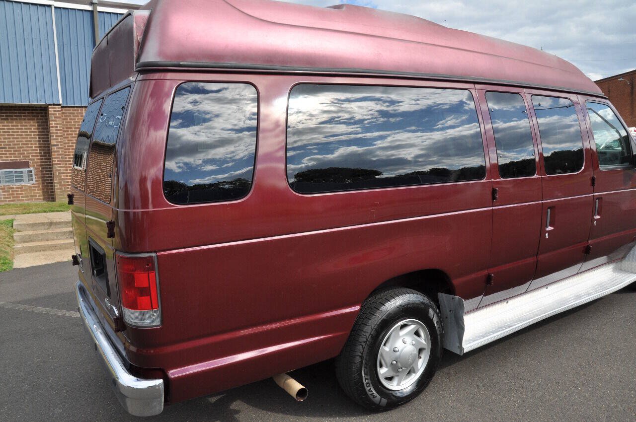 Used 2010 Ford E-350 and Econoline 350 XL RWD image 13