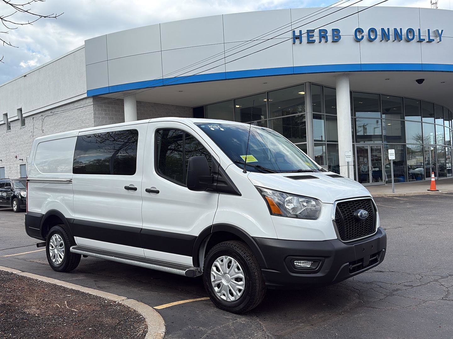 Used 2024 Ford Transit 250 Low Roof w/ Exterior Upgrade Package RWD image 1