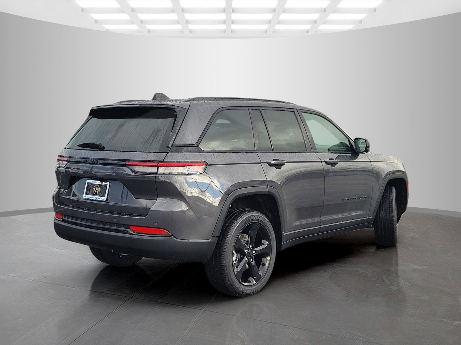 New 2025 Jeep Grand Cherokee Altitude image 4