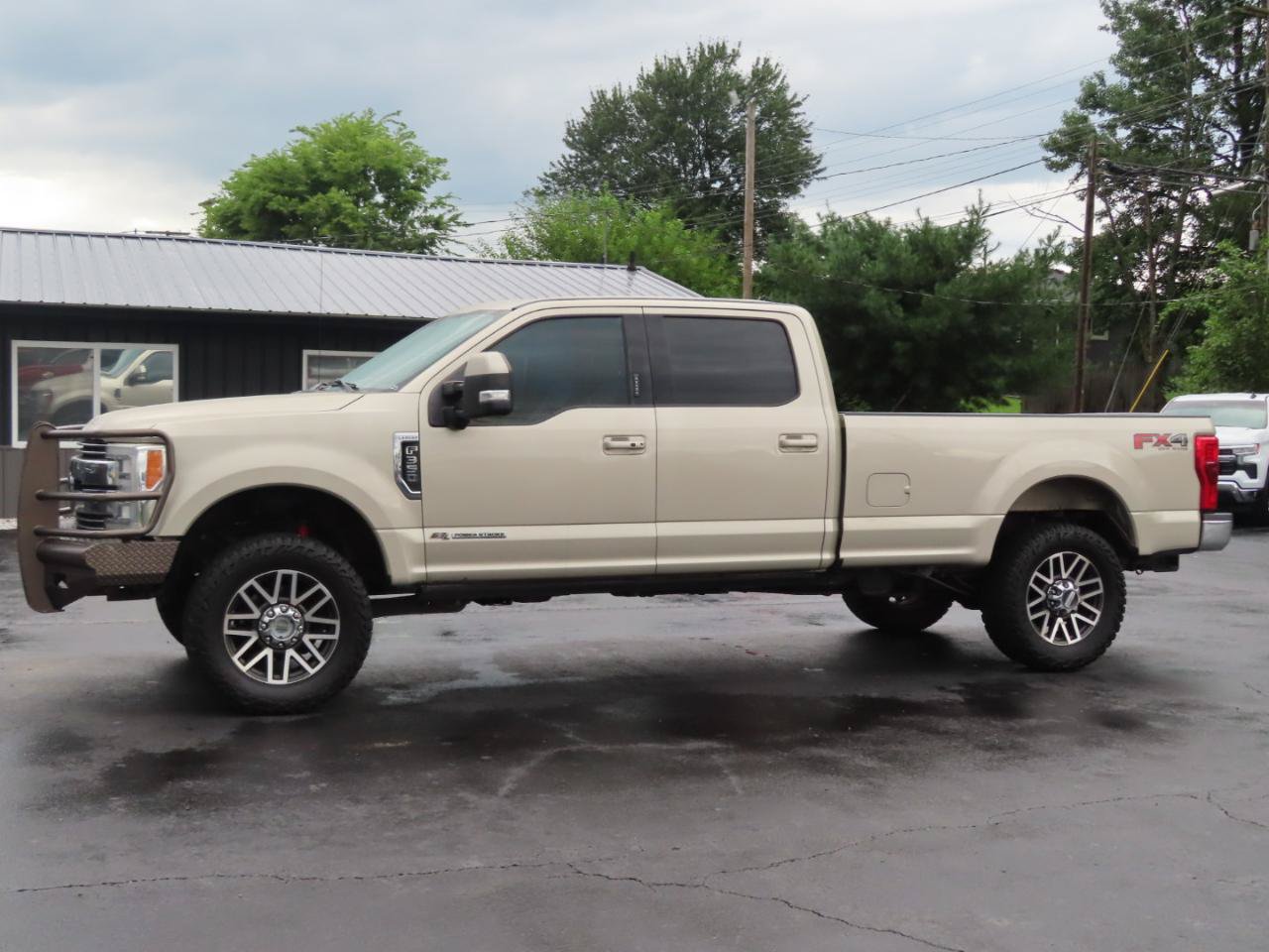 Used 2017 Ford F350 Lariat w/ Lariat Ultimate Package AWD/4WD image 2