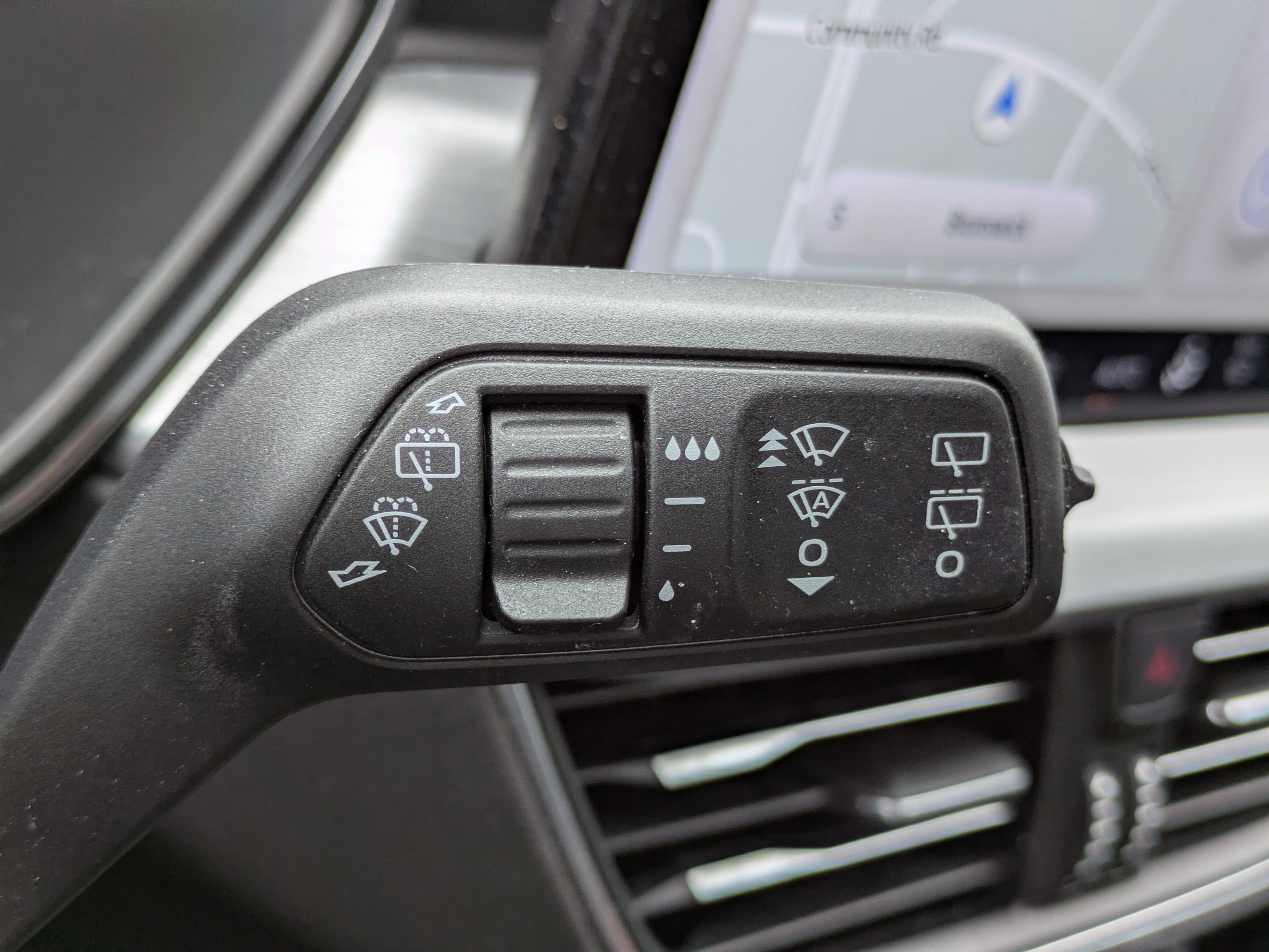 Used 2024 Ford Escape Platinum w/ Premium Technology Package image 28