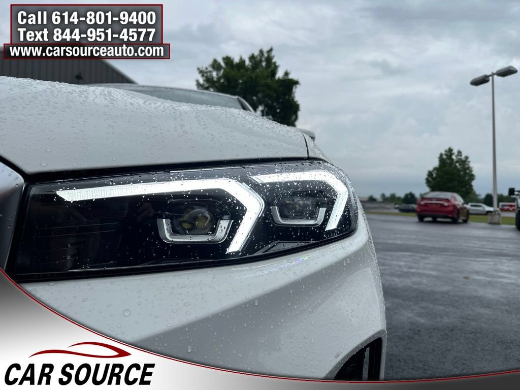 Used 2026 BMW 330i xDrive Sedan w/ Premium Package AWD/4WD image 12