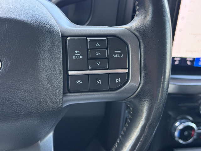 Used 2023 Ford F250 Lariat w/ Sport Appearance Package AWD/4WD image 38