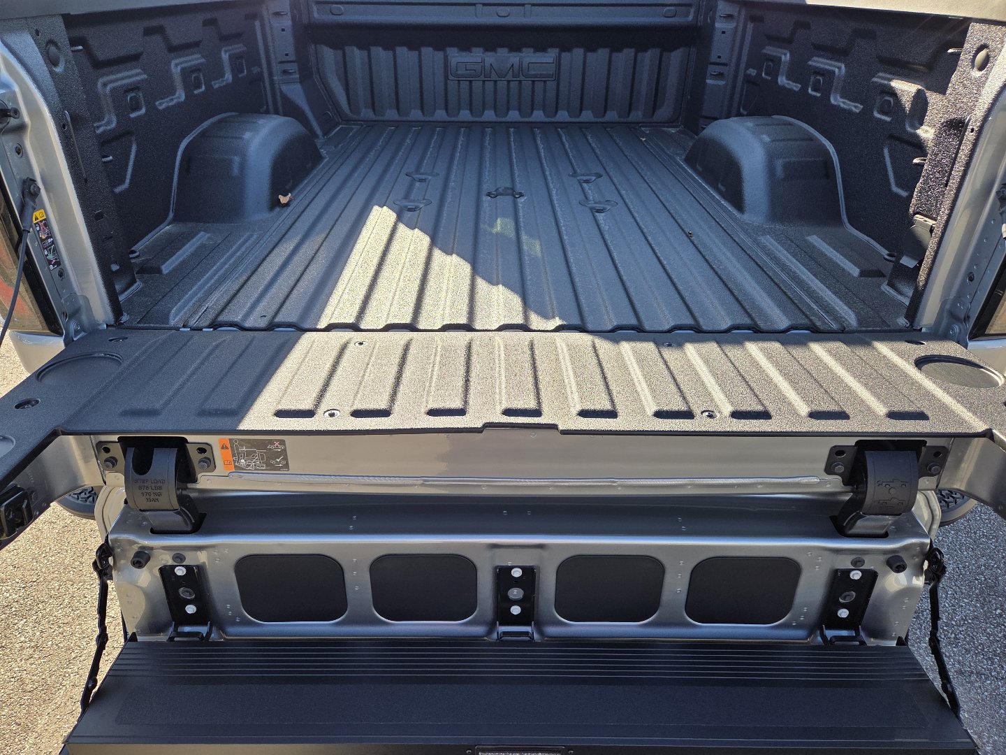 New 2026 GMC Sierra 2500 AT4 w/ AT4 Premium Plus Package AWD/4WD image 24
