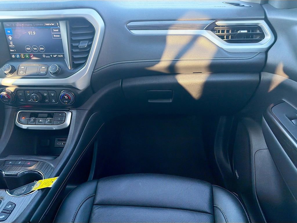 Used 2023 GMC Acadia SLT image 19