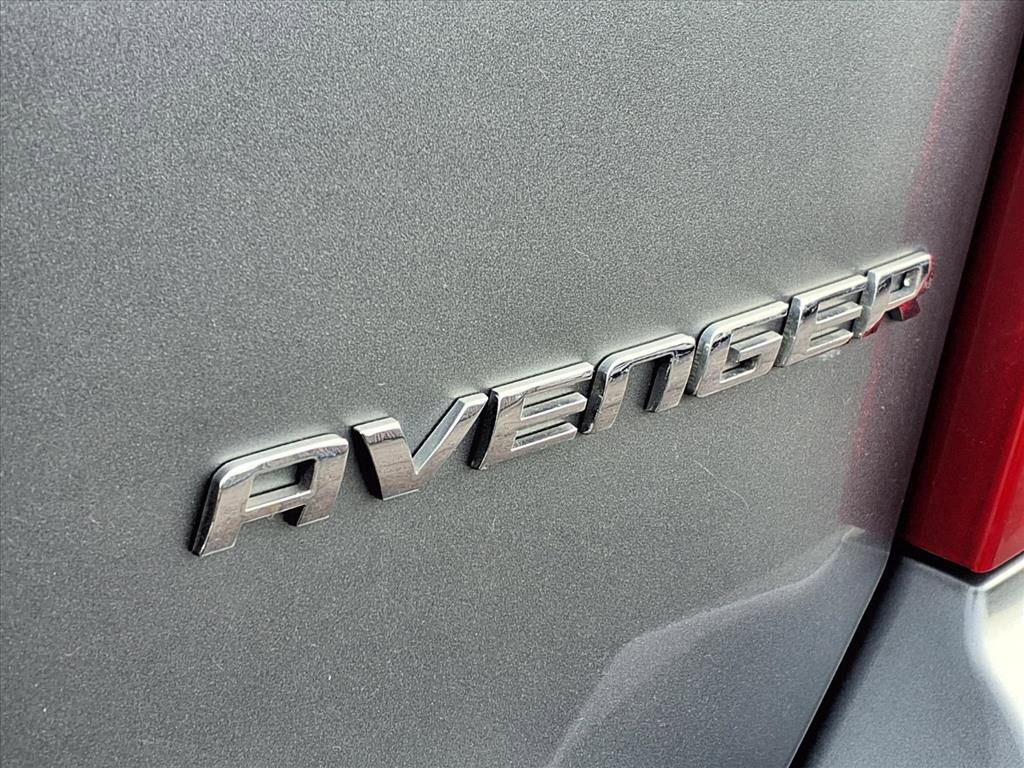 Used 2010 Dodge Avenger Express image 26