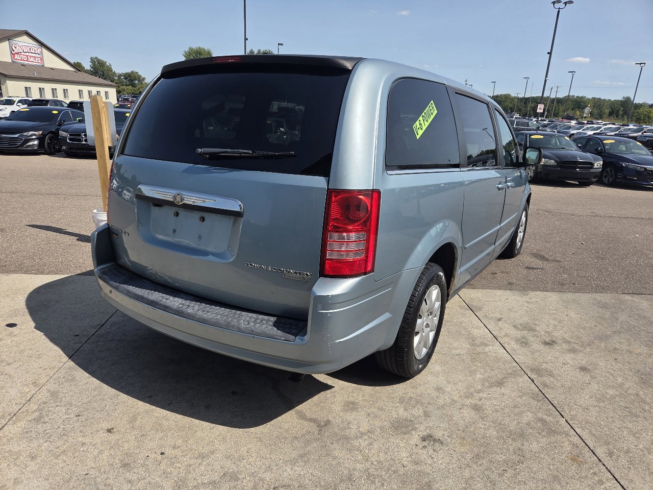 Used 2009 Chrysler Town & Country LX w/ Entertainment Group #1 image 5